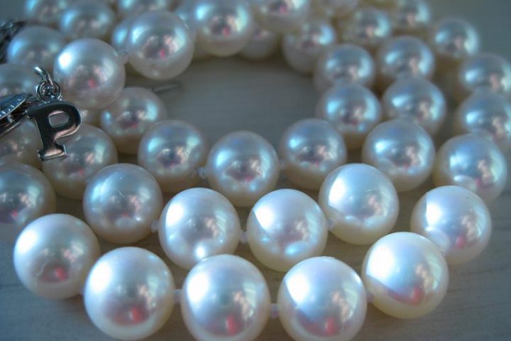 Strand of white pearls