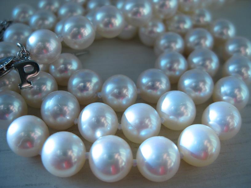 Strand of white pearls