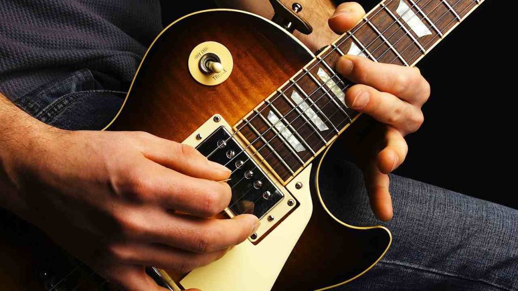 How To Avoid Mistakes While Playing Fingerstyle Guitar?