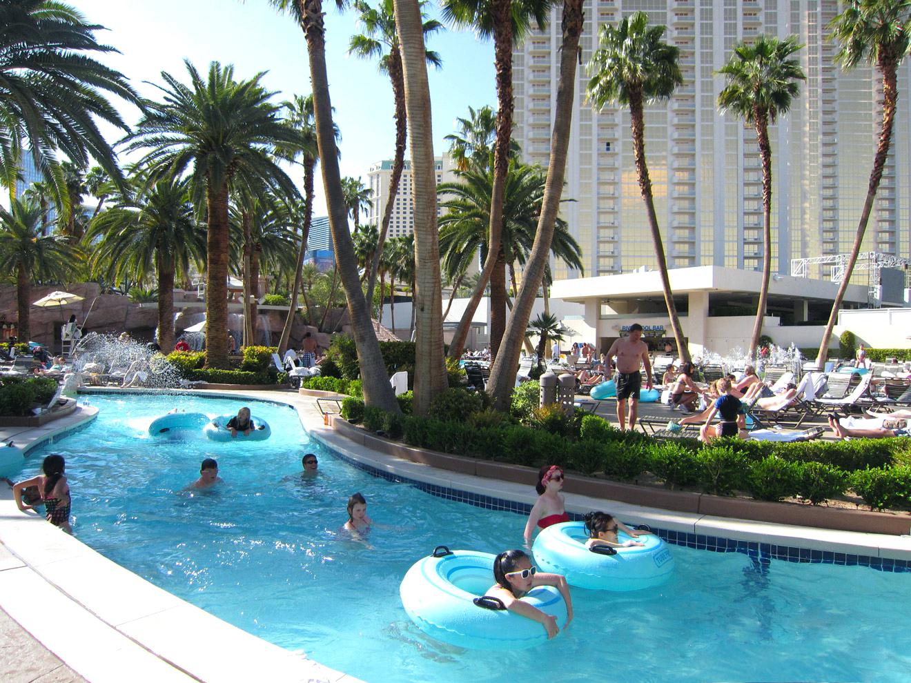 Top 5 Reasons Why You Need To Find The Best Las Vegas Hotel Deals For Your Family Vacation