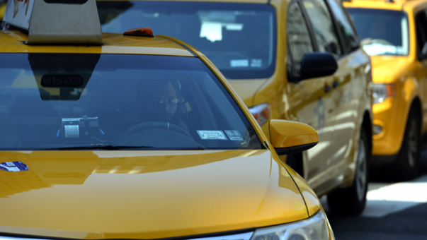 5 Effective Tips To Avoid Airport Taxi Scams