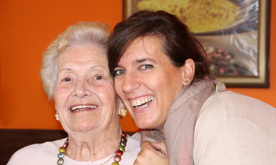 Ways to Help a Family Member Living with Alzheimer’s
